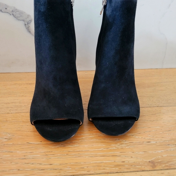 Coach Suede Black Bootie Size 6. - Picture 3 of 4